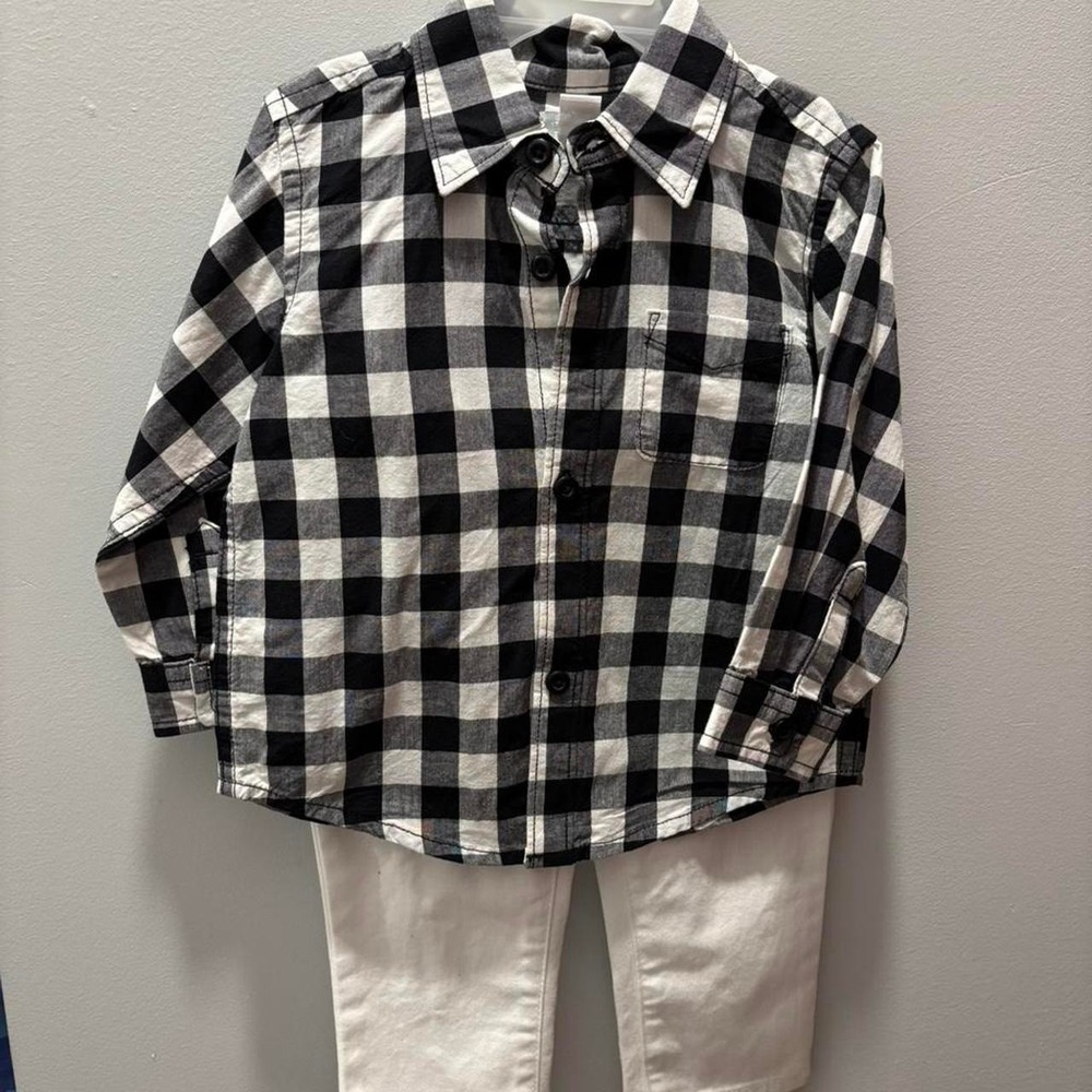 The Childrens Place Toddler Boys 2 Piece Buffalo Plaid Shirt and White Pants Set